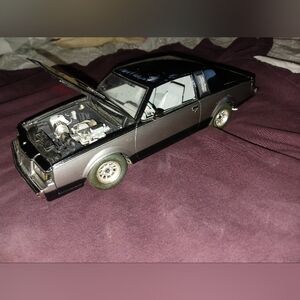 1986 buick t-type 1-18 scale cast iron